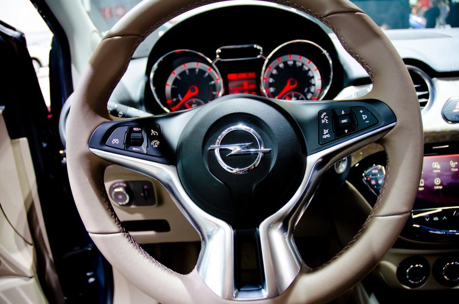  Opel Adam 2013 года  (фото 26 из 107)